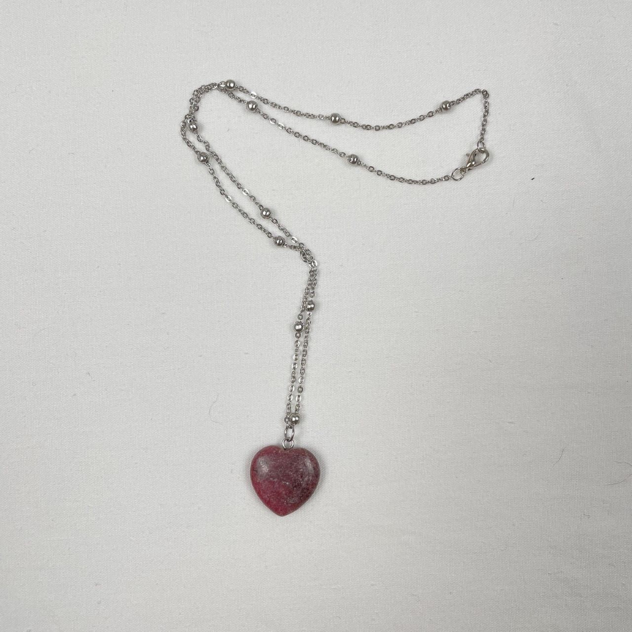 Schakelketting met rood hart van rhodoniet